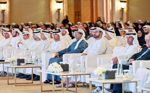 منصور بن زايد يشهد إطلاق استراتيجية معهدالإمارات المالي وهويته الجديدة